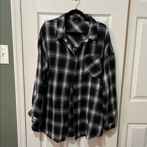 Black and White Plaid Women’s Shirt